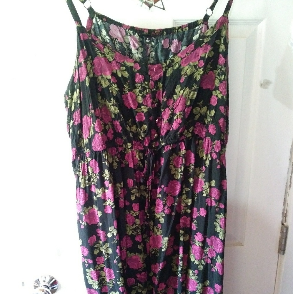 Torrid floral dress with pockets!